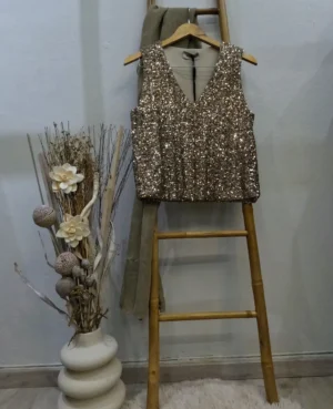 Μπλούζα αμάνικη με παγιέτες