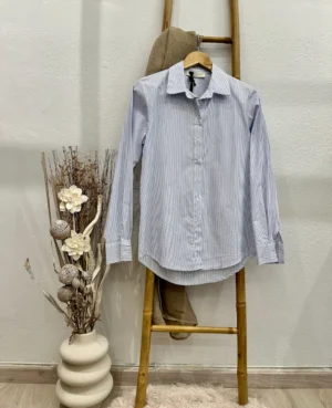Πουκάμισο με λεπτή μπλε ρίγα