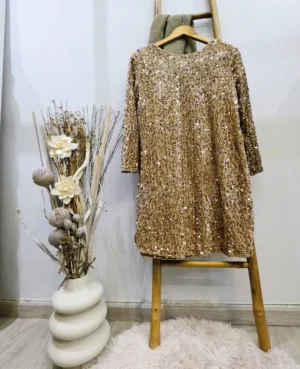 Φόρεμα κοντό με παγιέτες και φιόγκο